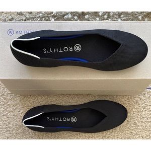NEW!!! Rothy’s Black Solid Round Toe